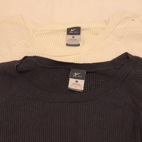 2 for 1 Nike bundle black and white shirts - Picture 2 of 6